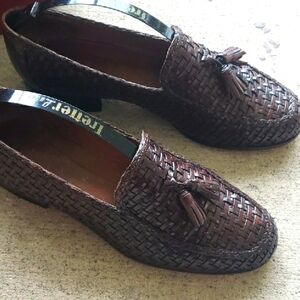 Like new "Salvatore Ferragamo" Italien dark brown woven loafers  shoebag, insert